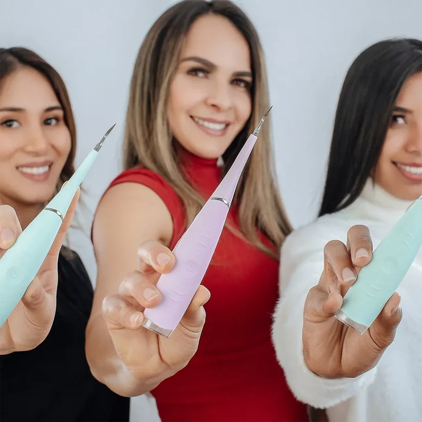 detartreur-dentaire-dentibulle-a-ultrasons-enleve-le-tartre-tenu-par-3-filles
